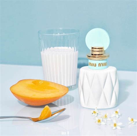 Miu Miu Fleur de Lait Eau de Parfum .